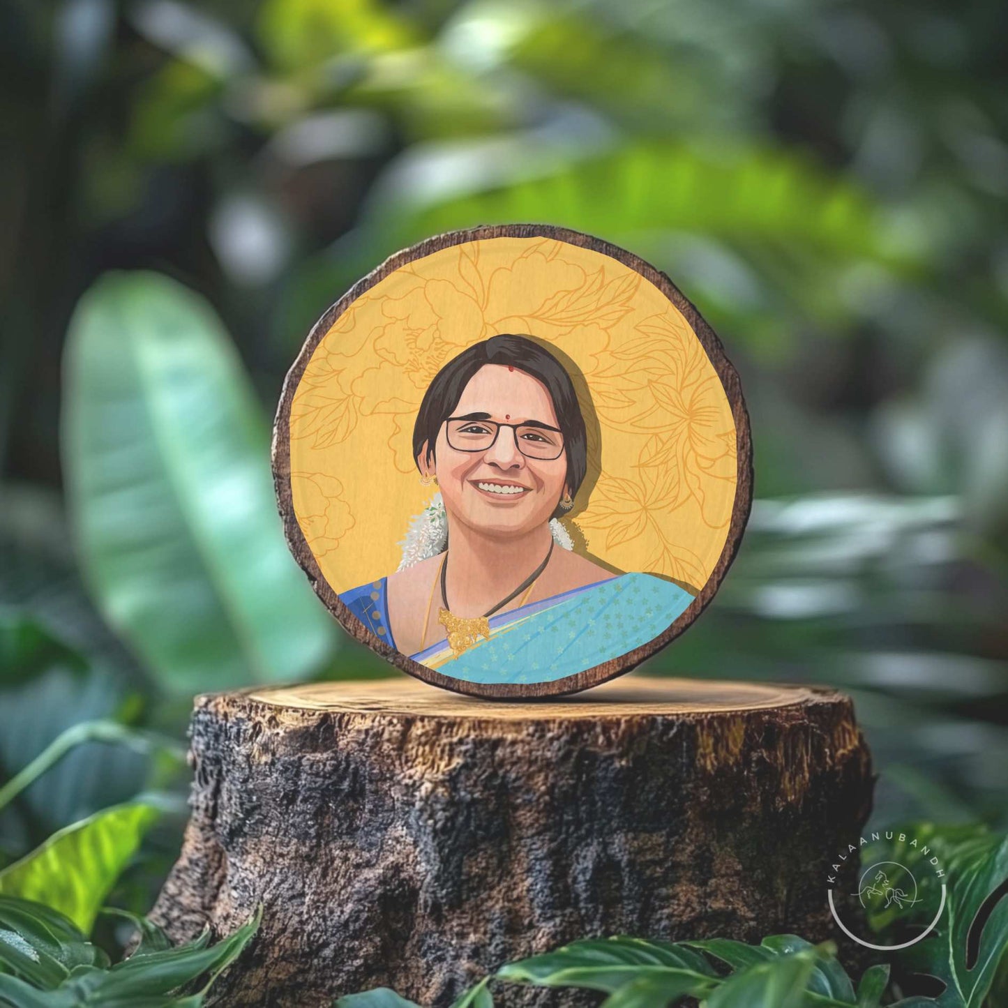 Round Mango Wood Customized Vector Art - Vibrant Wall Decor